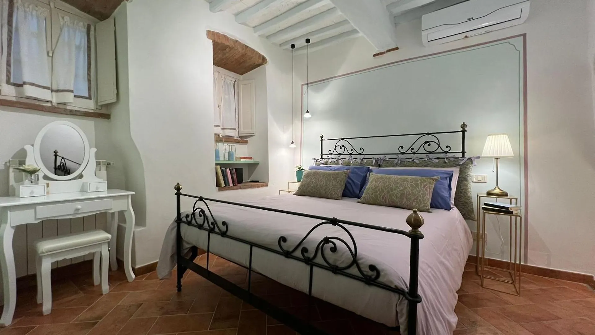 Casa Del Borgo Apartment Cortona Italy
